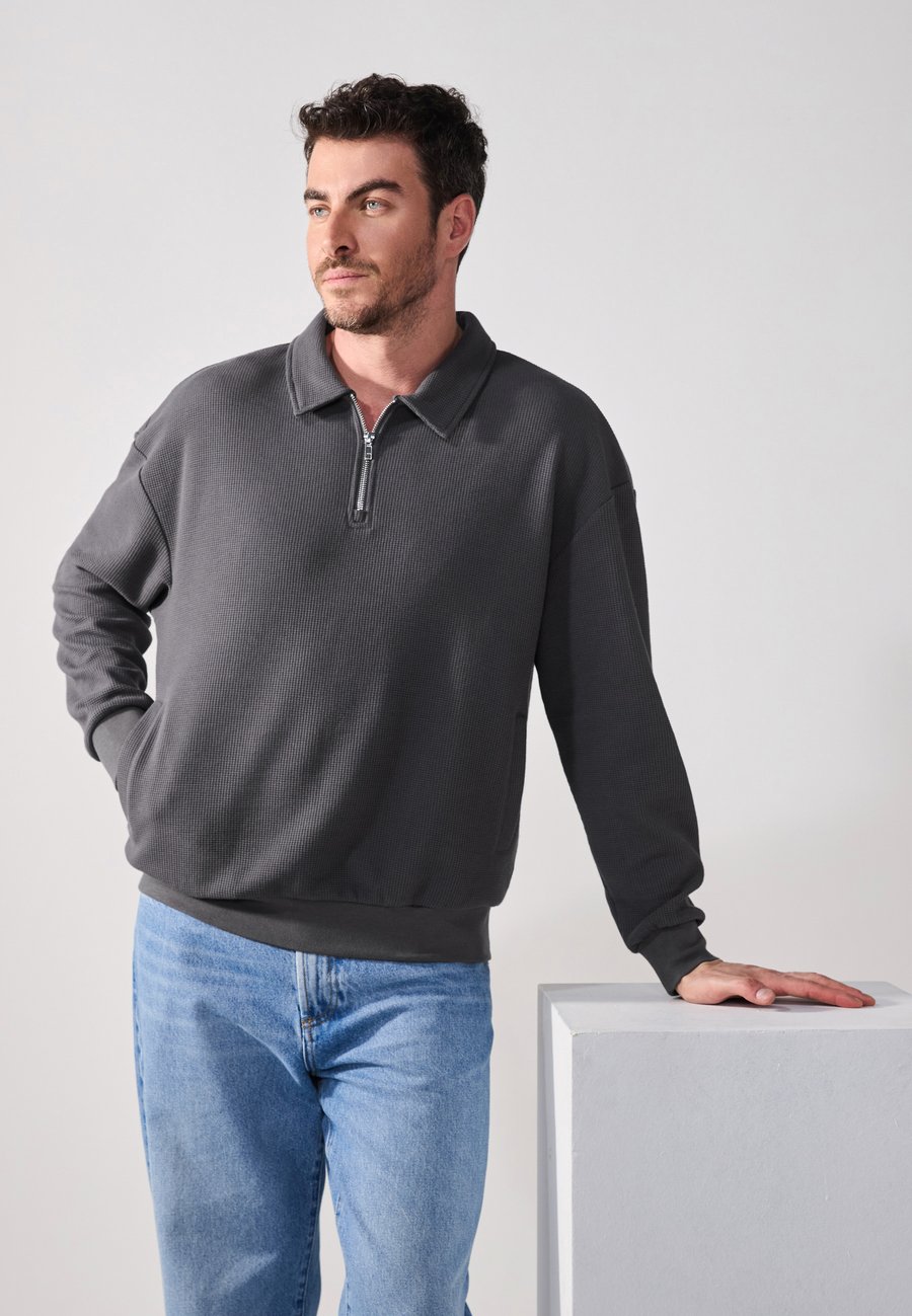 Толстовка Pier One Sweatshirt, Forged Iron/Dark Grey
Толстовка Pier One Sweatshirt, Forged Iron/Dark Grey