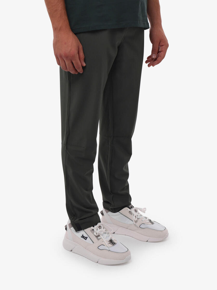 JAKED Синтетические спортивные брюки милитари-зелёного цвета для мужчин
JAKED Синтетические спортивные брюки милитари-зелёного цвета для мужчин