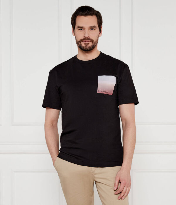 Футболки Comfort fit Calvin Klein, черный 
Футболки Comfort fit Calvin Klein, черный