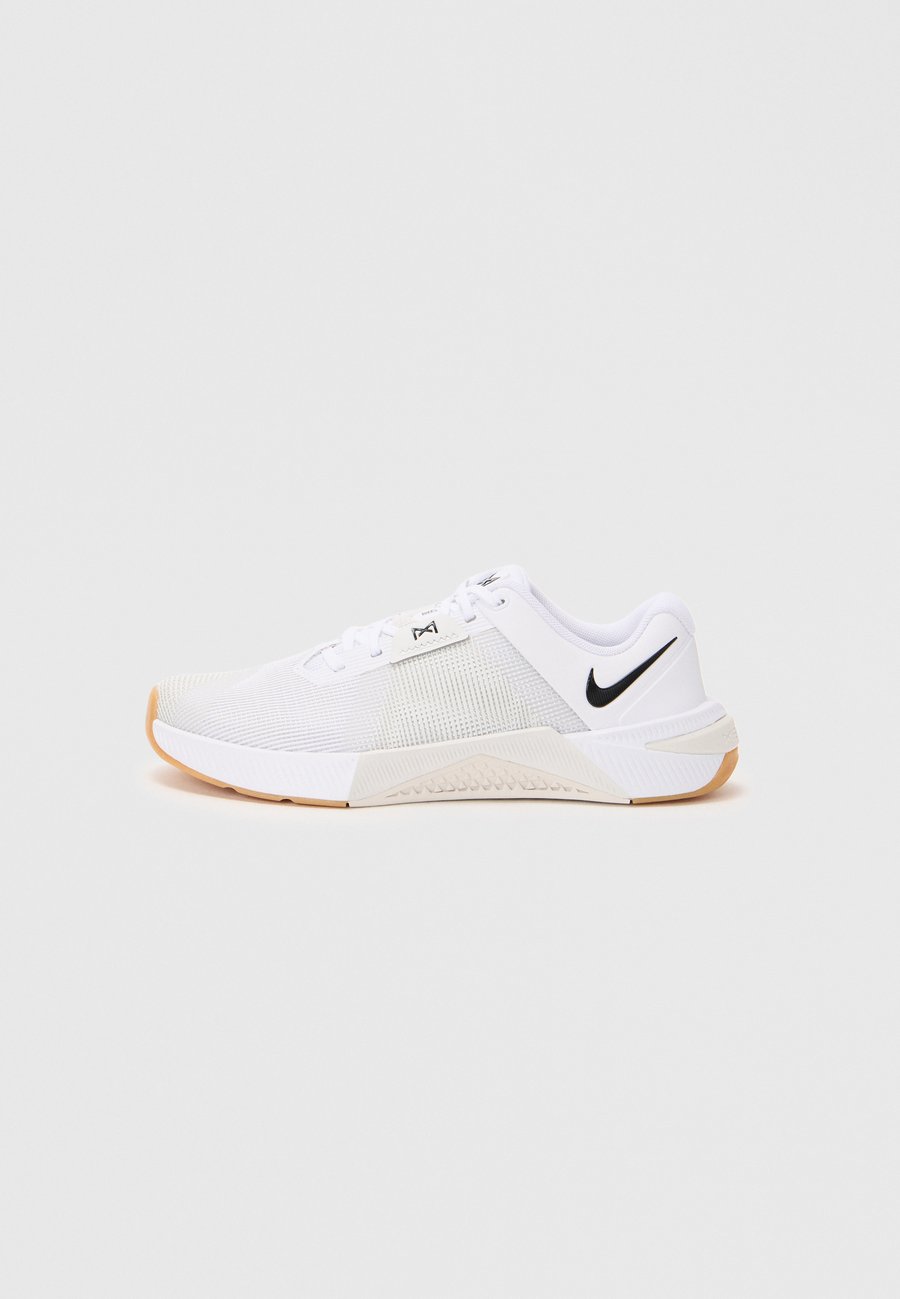 Кроссовки Nike Performance METCON 10, White/Black/Platinum-Coloured Tint/Gum Brown/White
Кроссовки Nike Performance METCON 10, White/Black/Platinum-Coloured Tint/Gum Brown/White