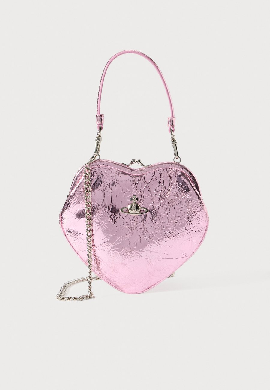 Сумка Vivienne Westwood BELLE HEART FRAME PURSE, Light Pink
Сумка Vivienne Westwood BELLE HEART FRAME PURSE, Light Pink