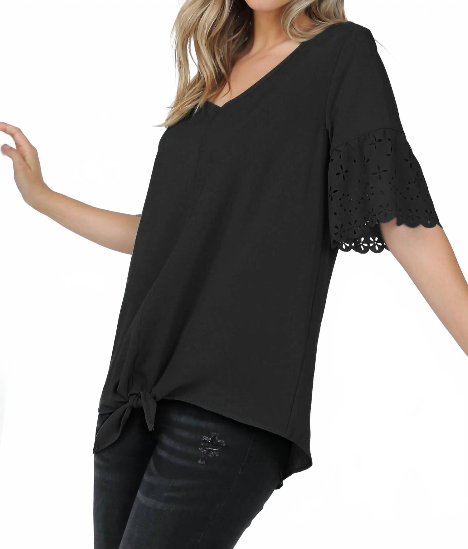 Черная блузка с V-образным вырезом и короткими рукавами с лазерной вышивкой и завязками Shop basic
Черная блузка с V-образным вырезом и короткими рукавами с лазерной вышивкой и завязками Shop basic