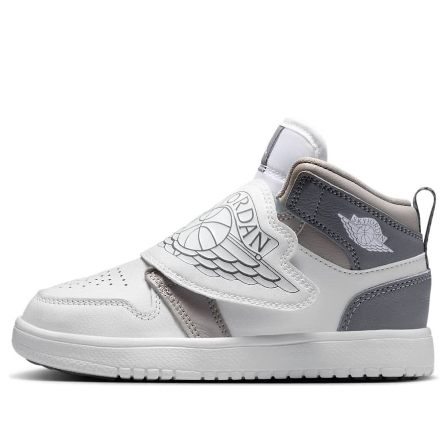 Кроссовки (PS) Air Jordan Sky Jordan 1 'Medium Grey White Cool Grey', серый
Кроссовки (PS) Air Jordan Sky Jordan 1 'Medium Grey White Cool Grey', серый