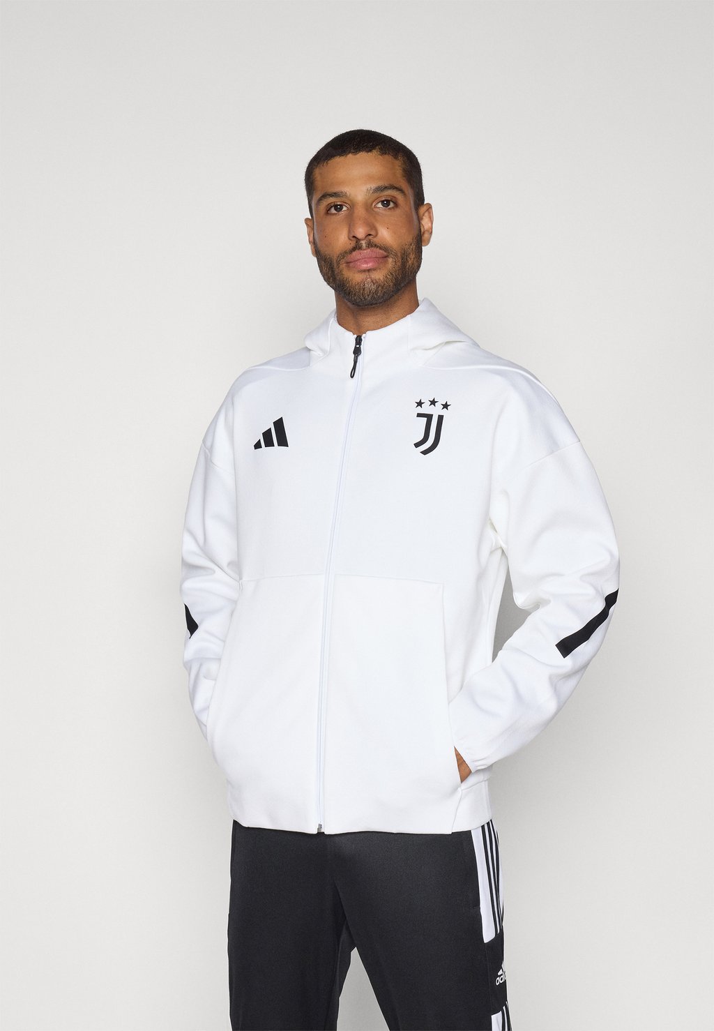 Толстовка на молнии JUVENTUS TURIN Z.N.E. ANTHEM JACKET Adidas Performance, белый
Толстовка на молнии JUVENTUS TURIN Z.N.E. ANTHEM JACKET Adidas Performance, белый
