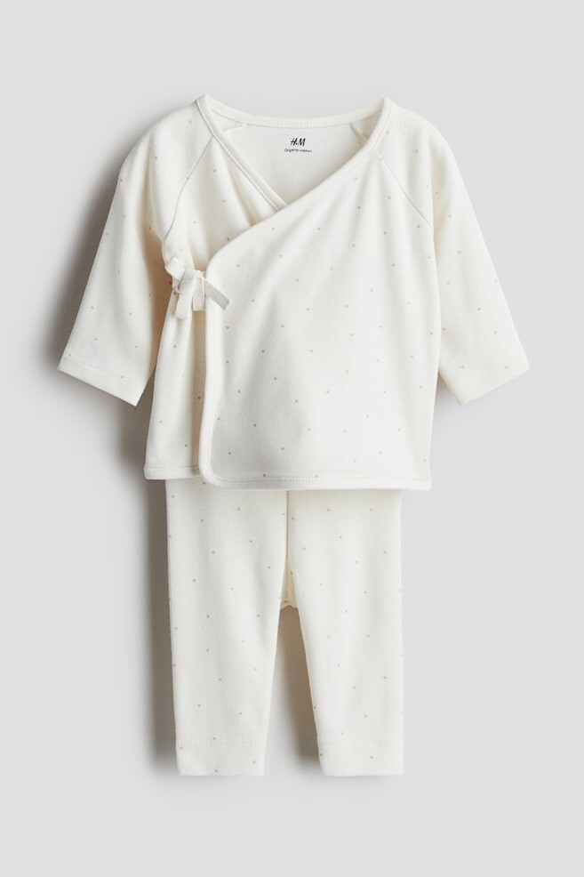 Комплект из двух предметов: рубашка с запахом и леггинсы H&M, белый
Комплект из двух предметов: рубашка с запахом и леггинсы H&M, белый