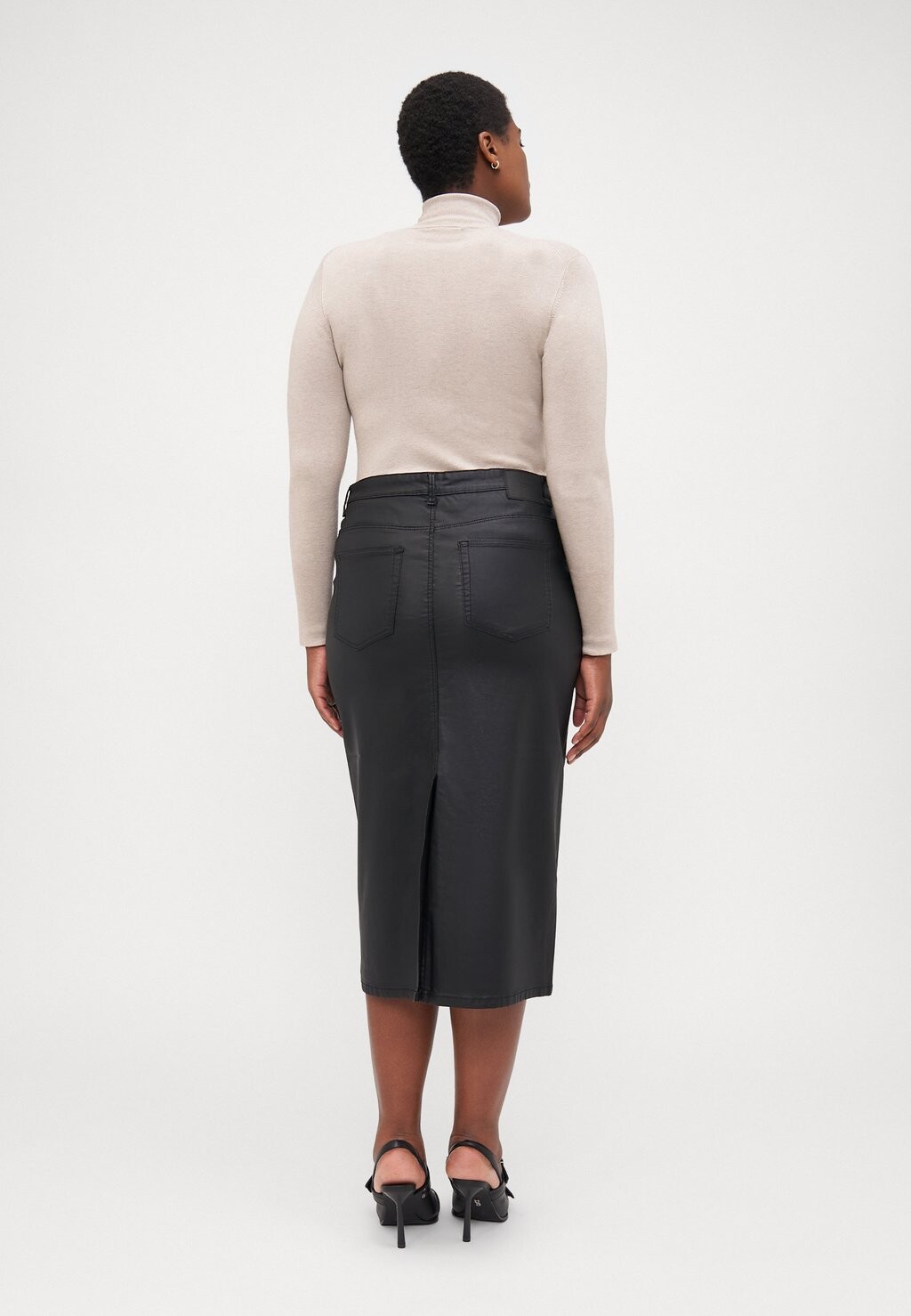 Юбка-карандаш CARAUGUSTA MIDI SKIRT ONLY Carmakoma, черный
Юбка-карандаш CARAUGUSTA MIDI SKIRT ONLY Carmakoma, черный