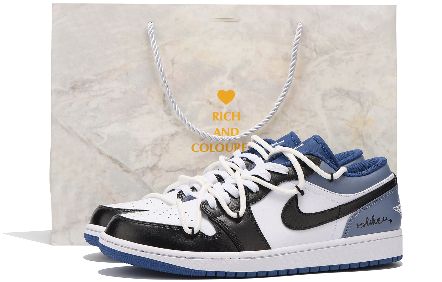 Кроссовки баскетбольные Air 1 Low-Top Vintage мужские черно-бело-синие Jordan
Кроссовки баскетбольные Air 1 Low-Top Vintage мужские черно-бело-синие Jordan