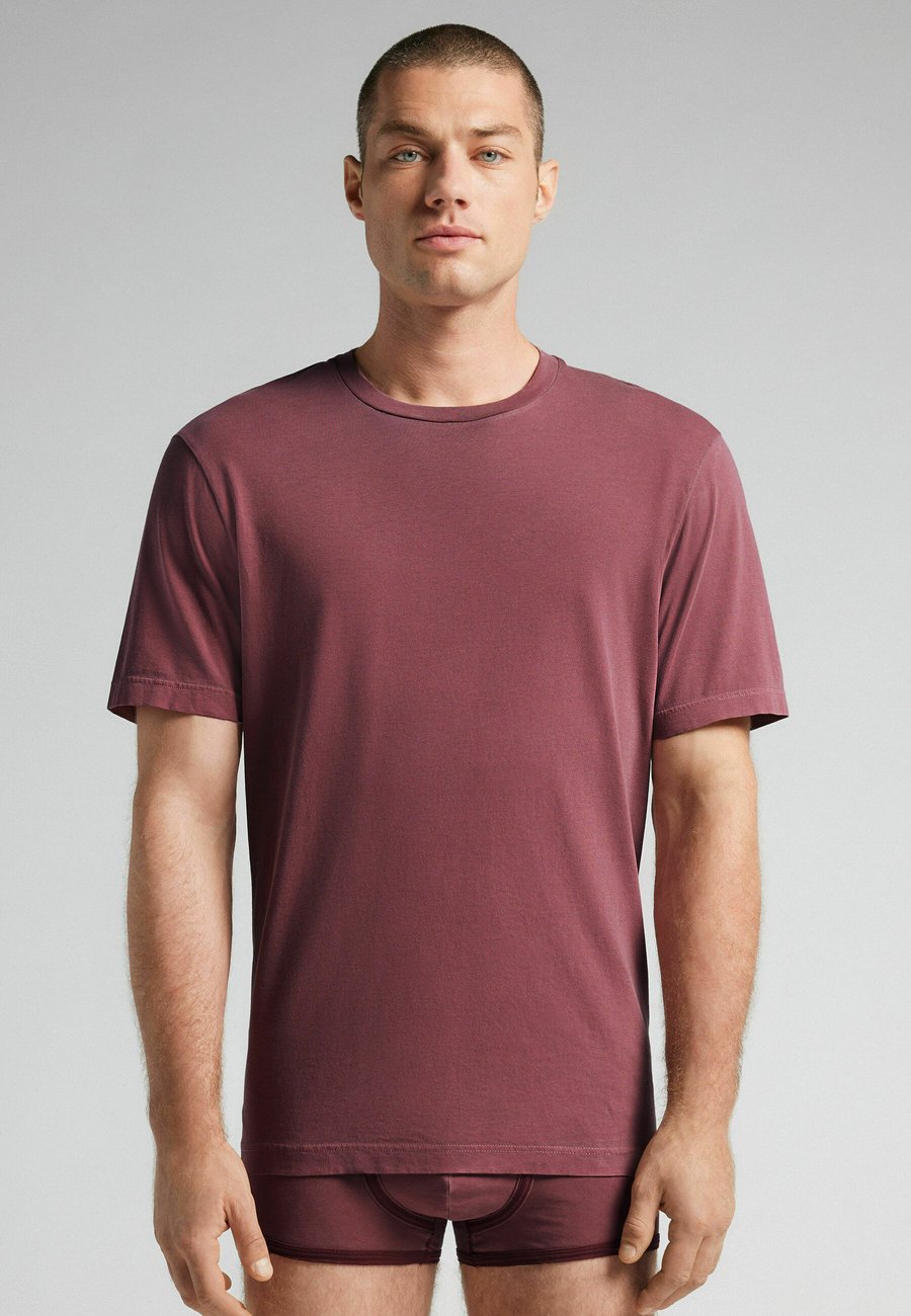 Футболка IUMAN Intimissimi Uomo Basic T-shirt, Red
Футболка IUMAN Intimissimi Uomo Basic T-shirt, Red