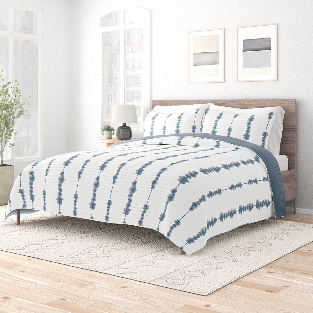 Двусторонний комплект одеял Urban Loft из 3 предметов для кроватей размера «king-size» и «queen-size», цвет Shibori Aesthetic Navy
Двусторонний комплект одеял Urban Loft из 3 предметов для кроватей размера «king-size» и «queen-size», цвет Shibori Aesthetic Navy