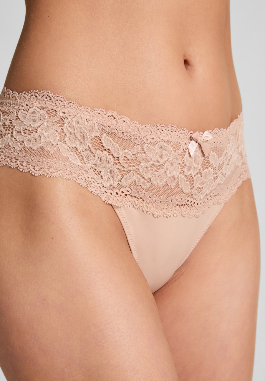 Трусы Hunkemöller Thong, Beige
Трусы Hunkemöller Thong, Beige