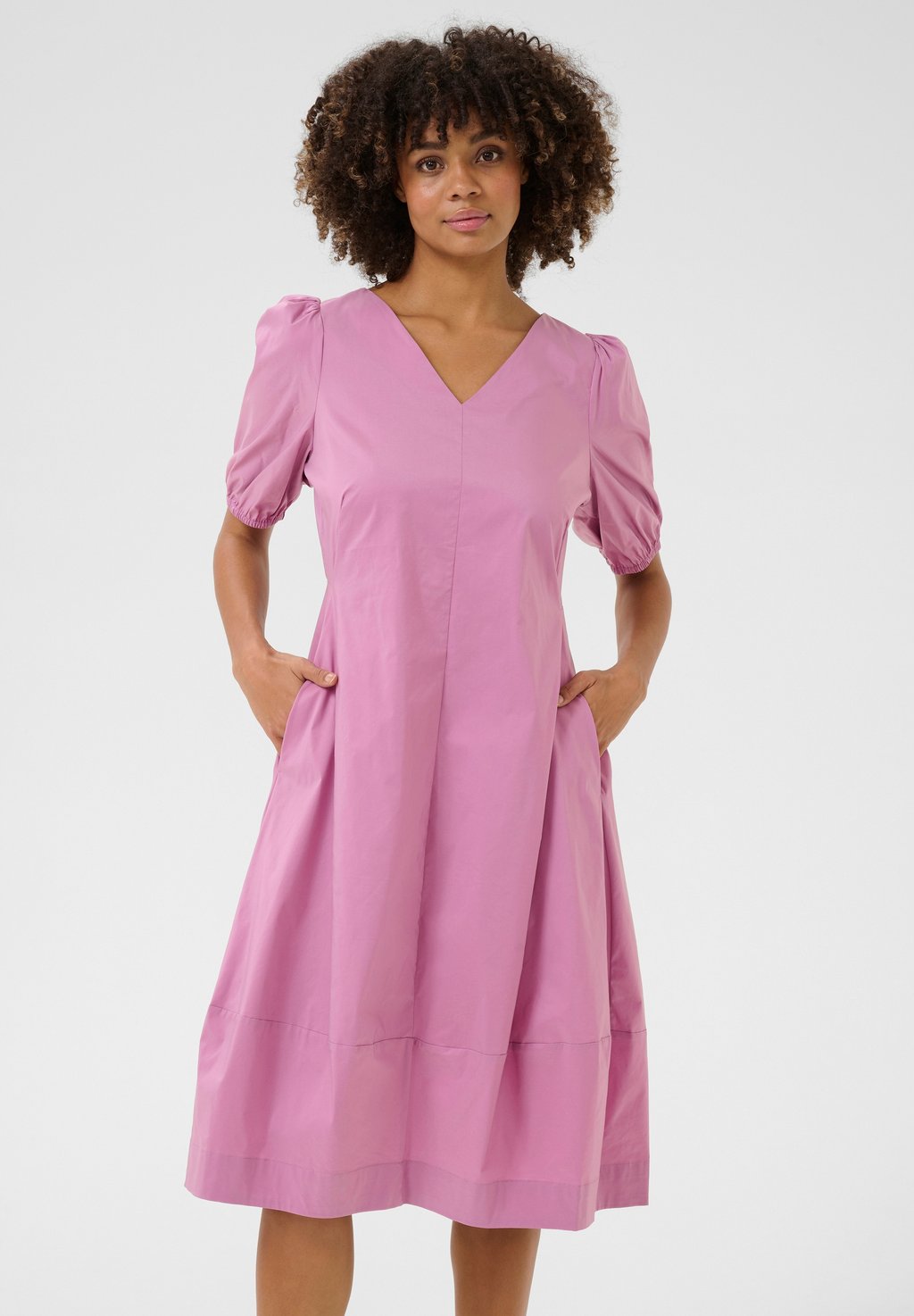 Повседневное платье CUANTOINETT Culture, фиолетовый
Повседневное платье CUANTOINETT Culture, фиолетовый