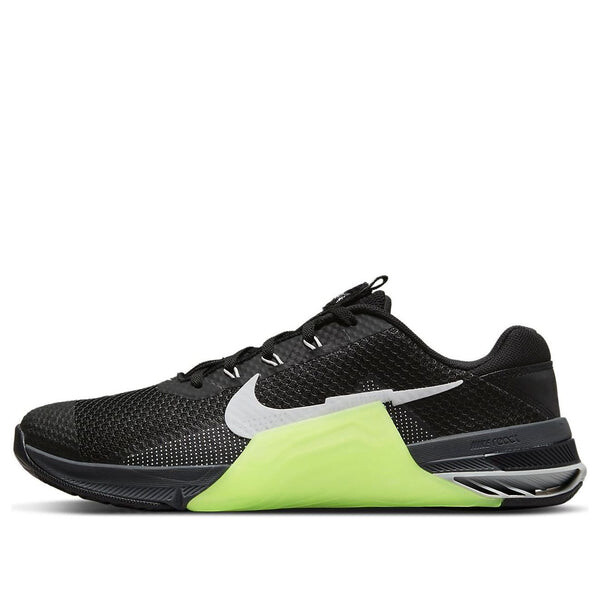 Кроссовки metcon 7 'black volt' Nike, черный
Кроссовки metcon 7 'black volt' Nike, черный