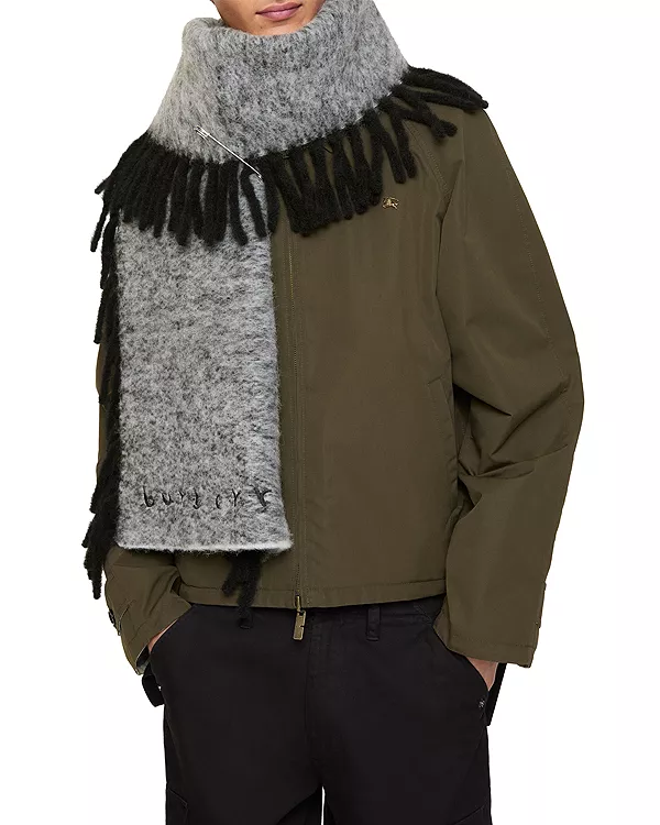 Счастливый шарф Burberry, черный
Счастливый шарф Burberry, черный