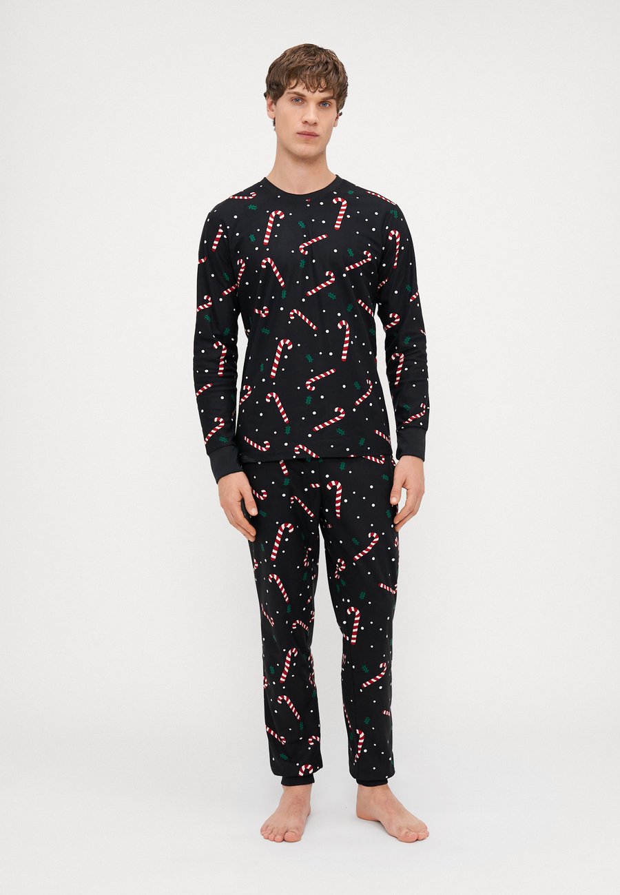 Пижамный комплект Jack & Jones JACTRISTAN PRINTED LOUNGE, Black
Пижамный комплект Jack & Jones JACTRISTAN PRINTED LOUNGE, Black