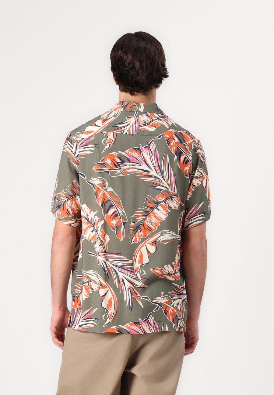 Блуза Tommy Hilfiger LIGHTWEIGHT LEAF SHIRT UNISEX, Battle Green/Green
Блуза Tommy Hilfiger LIGHTWEIGHT LEAF SHIRT UNISEX, Battle Green/Green