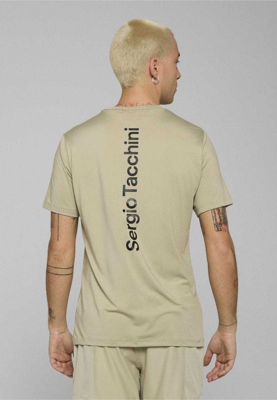 Футболка Sergio Tacchini PELLE, Abbey Stone/Grey, Серый, Футболка Sergio Tacchini PELLE, Abbey Stone/Grey
Футболка Sergio Tacchini PELLE, Abbey Stone/Grey, Серый, Футболка Sergio Tacchini PELLE, Abbey Stone/Grey