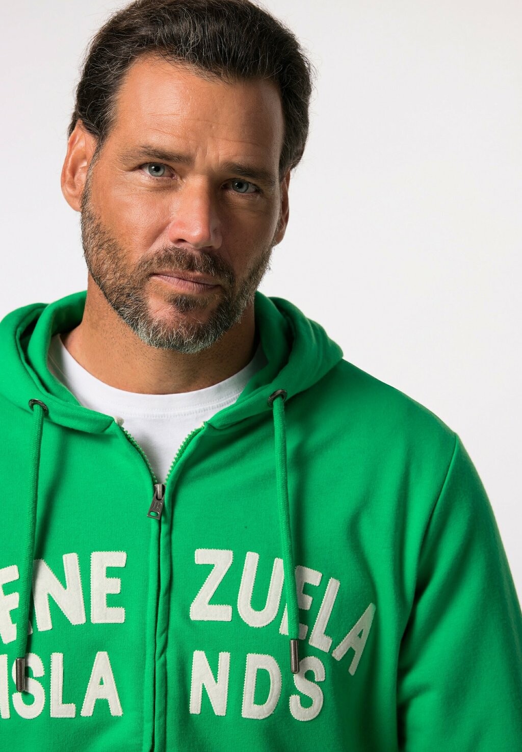 Толстовка на молнии BADGES HOOD JP1880, зеленый
Толстовка на молнии BADGES HOOD JP1880, зеленый