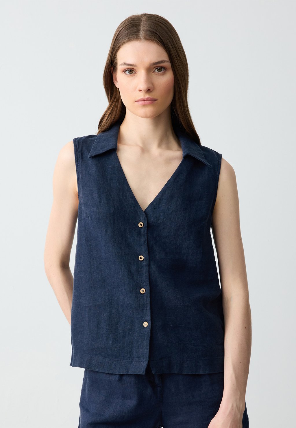 Блузка на пуговицах SLEEVELESS - Top Jimmy Key, темно-синий
Блузка на пуговицах SLEEVELESS - Top Jimmy Key, темно-синий