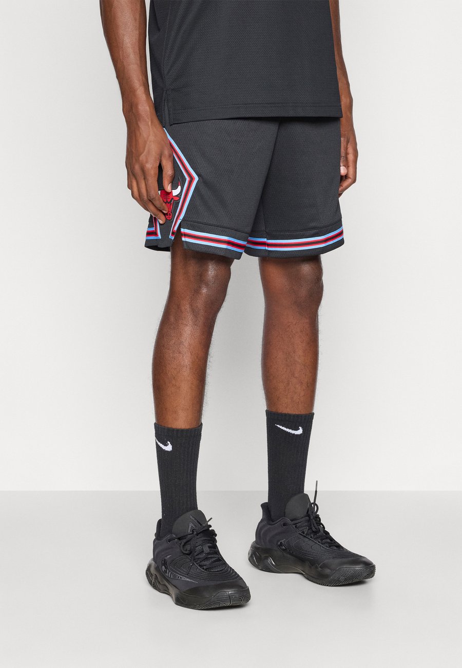 Спортивные шорты Nike Performance CHICAGO BULLS SWINGMAN SHORT CITY EDITION 25, Black/University Red/Black
Спортивные шорты Nike Performance CHICAGO BULLS SWINGMAN SHORT CITY EDITION 25, Black/University Red/Black
