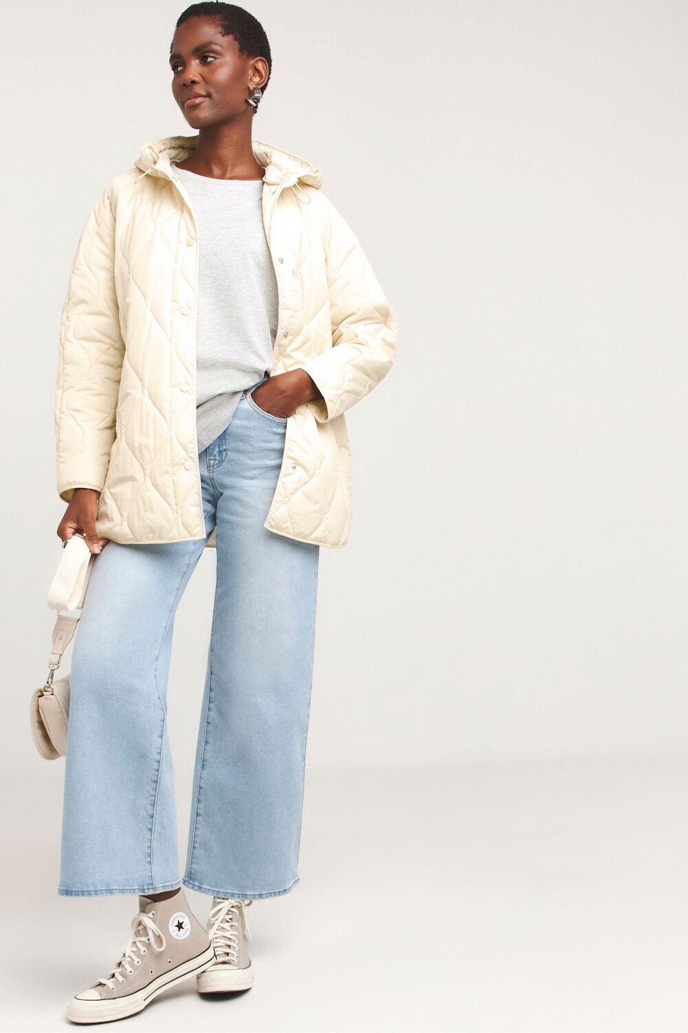 Короткое стеганое пальто Jd Williams, бежевый
Короткое стеганое пальто Jd Williams, бежевый