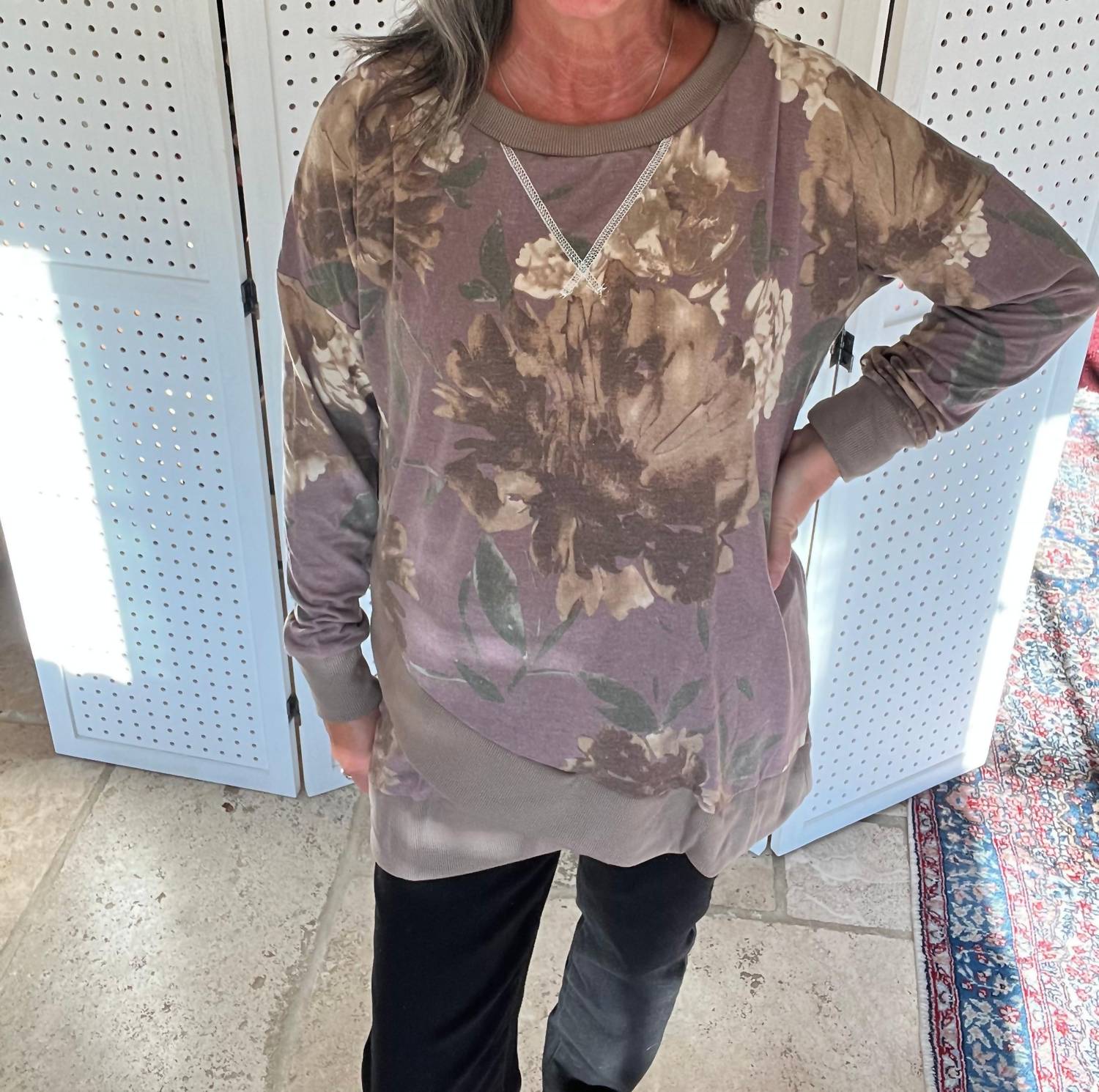 Свитшот Weekender в цвете сиреневый мокко с цветочным принтом Sew In Love
Свитшот Weekender в цвете сиреневый мокко с цветочным принтом Sew In Love