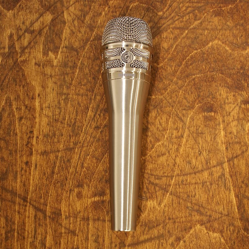 Кардиоидный динамический вокальный микрофон Shure KSM8 / N Dualdyne Handheld Cardioid Dynamic Microphone
Кардиоидный динамический вокальный микрофон Shure KSM8 / N Dualdyne Handheld Cardioid Dynamic Microphone