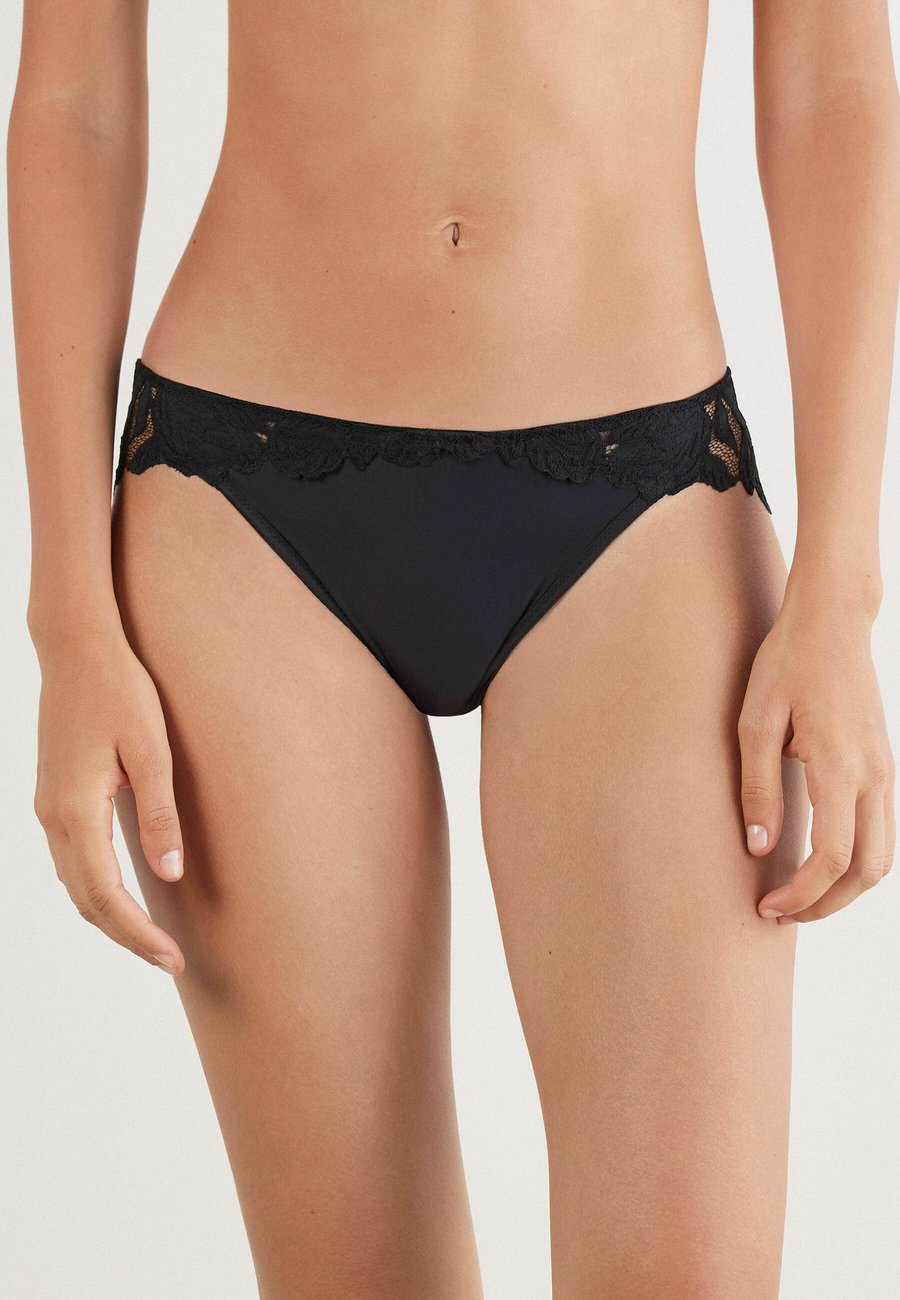 Брифы Intimissimi ABOUT FLOWERS, Black
Брифы Intimissimi ABOUT FLOWERS, Black