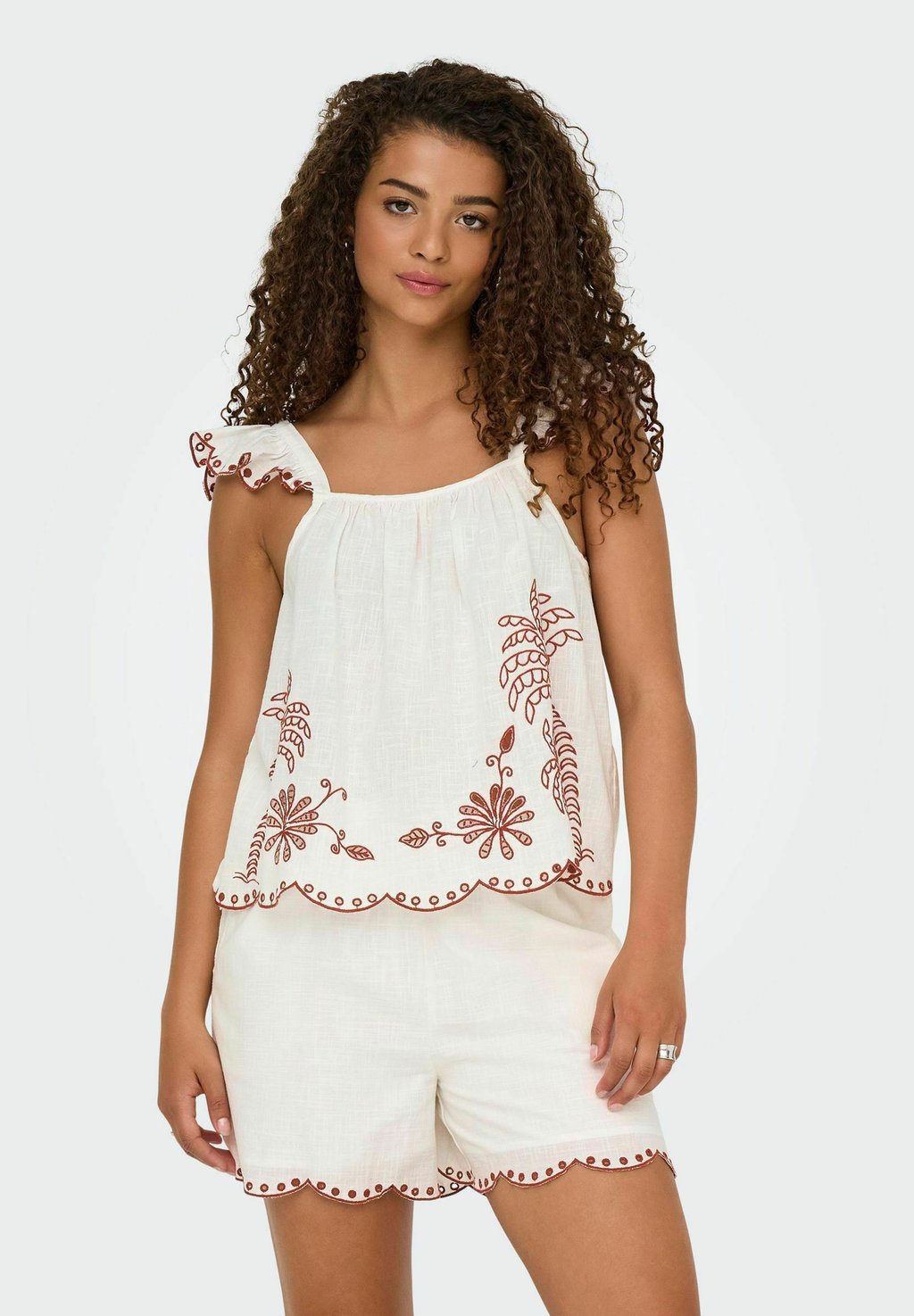 Блуза JDY, кремовый
Блуза JDY, кремовый