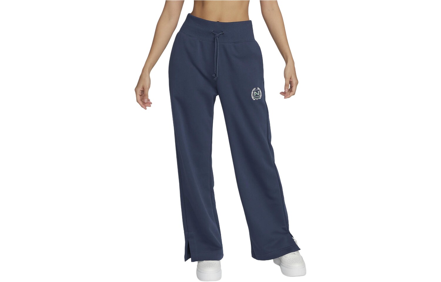 Трикотажные спортивные штаны женские темно-синие Nike
Трикотажные спортивные штаны женские темно-синие Nike