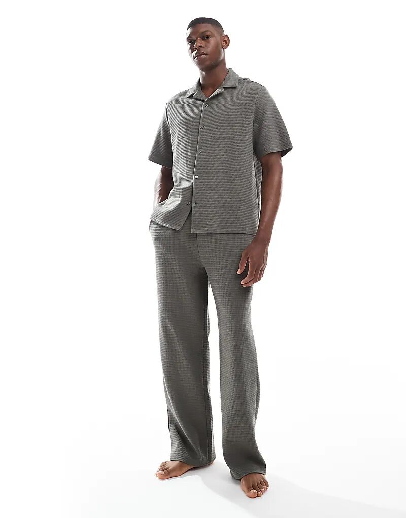 Пижамный комплект ASOS DESIGN цвета хаки с вафельной тканью
Пижамный комплект ASOS DESIGN цвета хаки с вафельной тканью