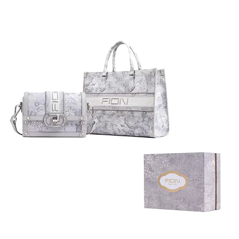 FION Тканевая сумка через плечо унисекс, Couple/girlfriend Commuter bag dream combination pack (box bag + big tote) with silk scarf, random flower card
FION Тканевая сумка через плечо унисекс, Couple/girlfriend Commuter bag dream combination pack (box bag + big tote) with silk scarf, random flower card