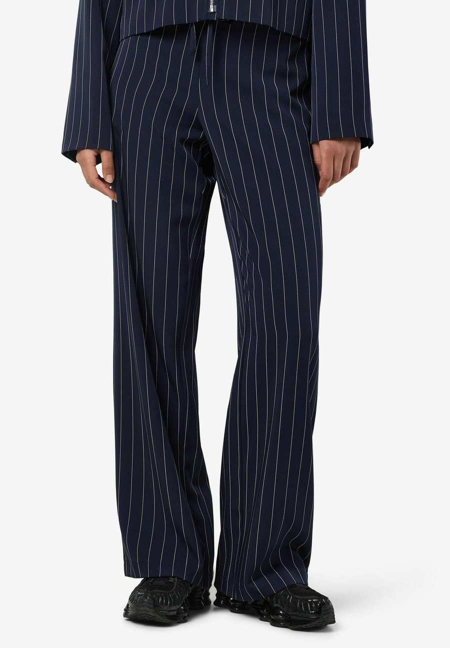 Брюки Noisy May Trousers, Navy Blazer/Dark Blue
Брюки Noisy May Trousers, Navy Blazer/Dark Blue