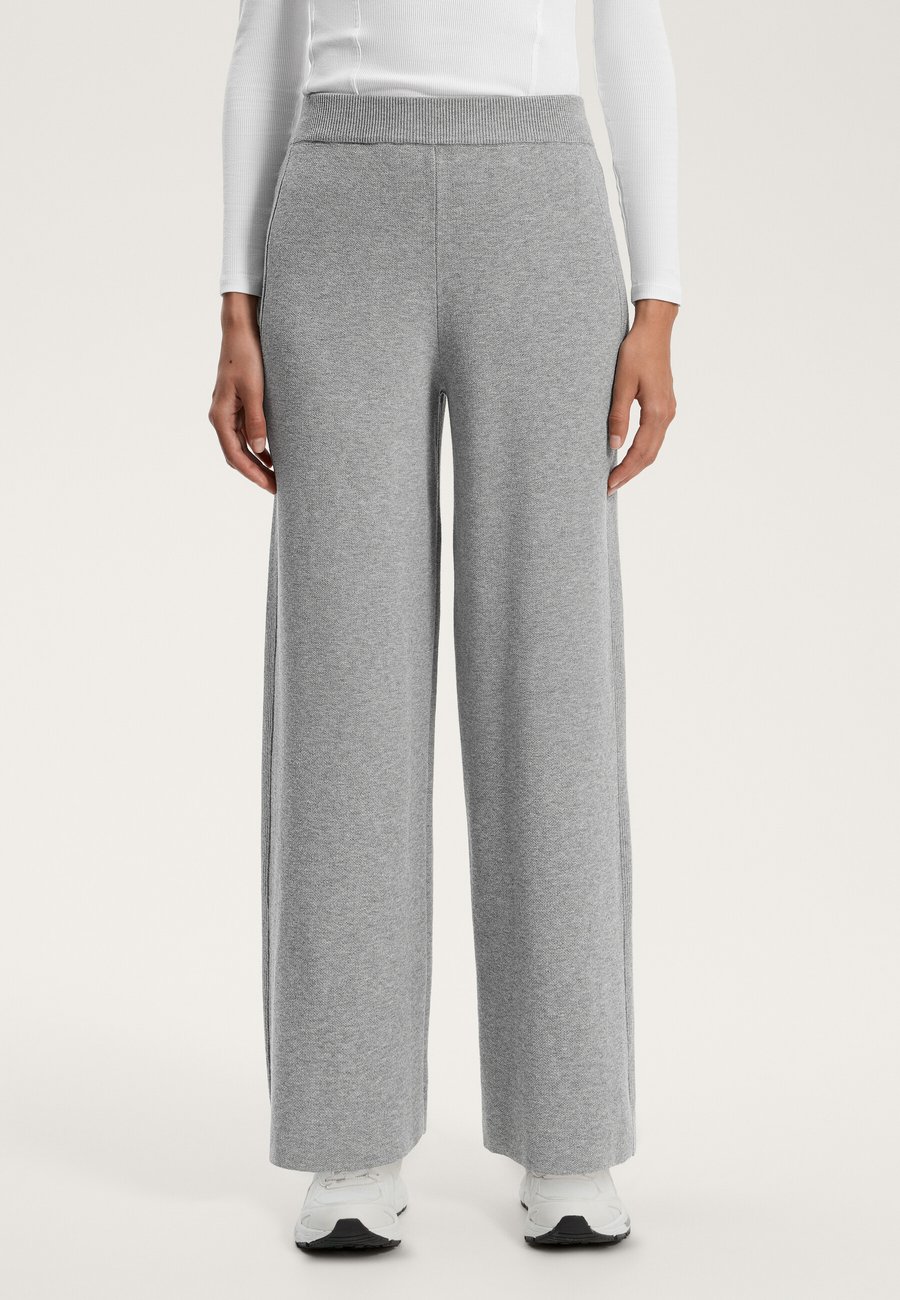 Брюки OYSHO STRAIGHT-LEG KNIT WITH SIDE RIB, Grey
Брюки OYSHO STRAIGHT-LEG KNIT WITH SIDE RIB, Grey