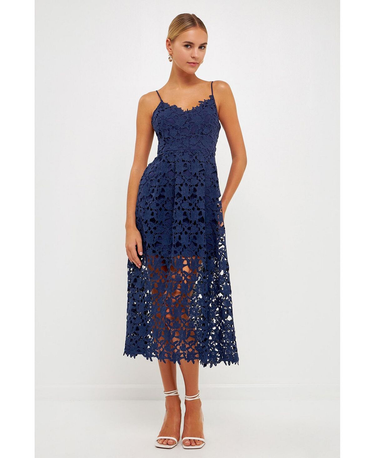 Женское кружевное платье-миди на бретельках endless rose, темно-синий
Женское кружевное платье-миди на бретельках endless rose, темно-синий