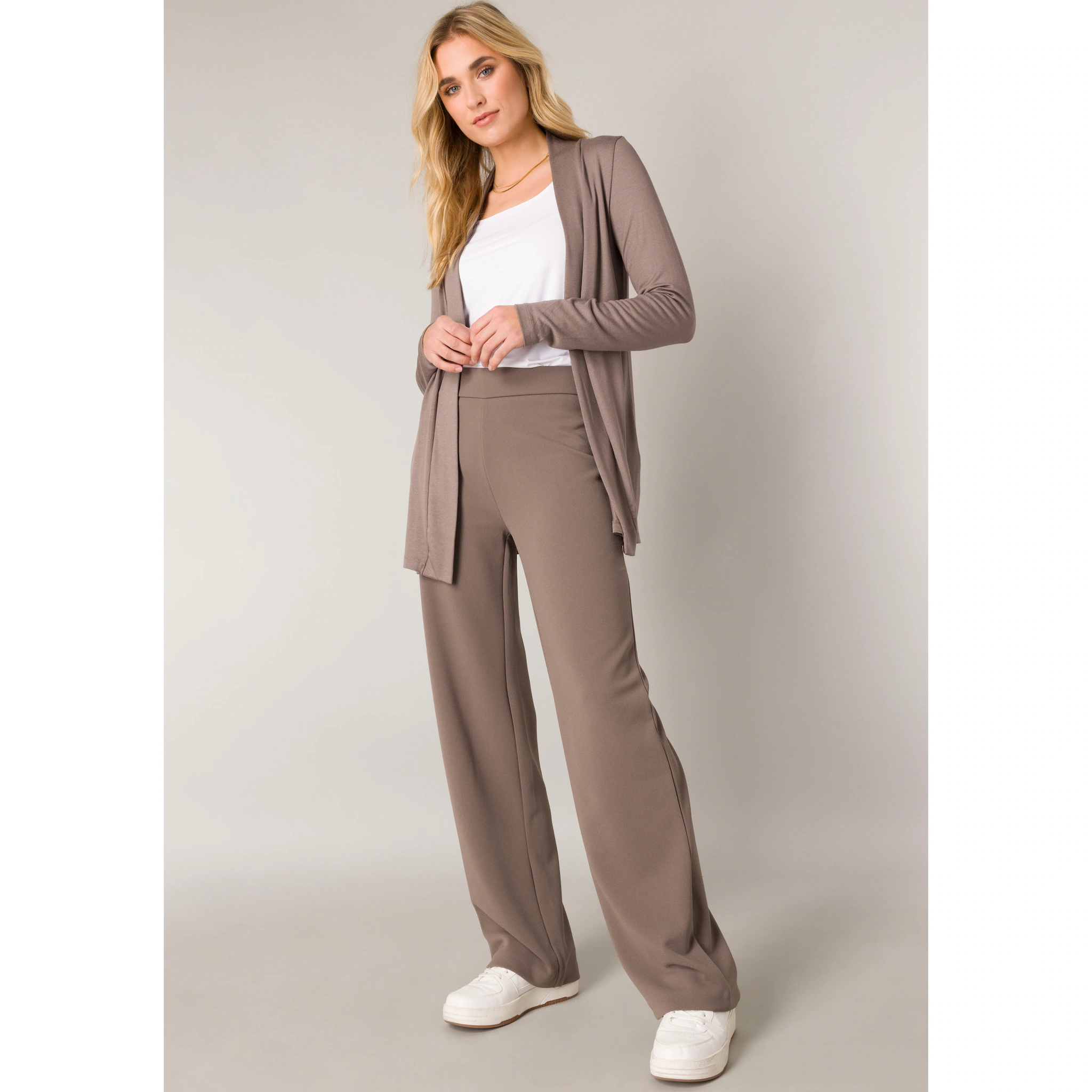 Кардиган базового уровня "BAS-YALA CARDIGAN SHORT", эластичная тонкая вязка Base Level, коричневый
Кардиган базового уровня "BAS-YALA CARDIGAN SHORT", эластичная тонкая вязка Base Level, коричневый