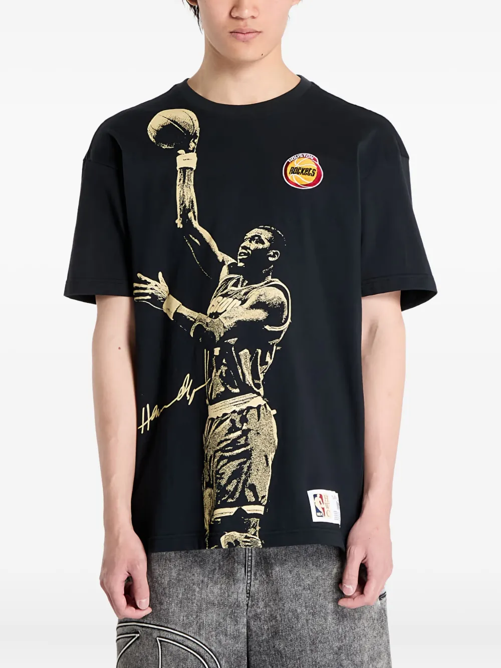 Футболка Hakeem Olajuwon Mitchell & Ness, черный 
Футболка Hakeem Olajuwon Mitchell & Ness, черный