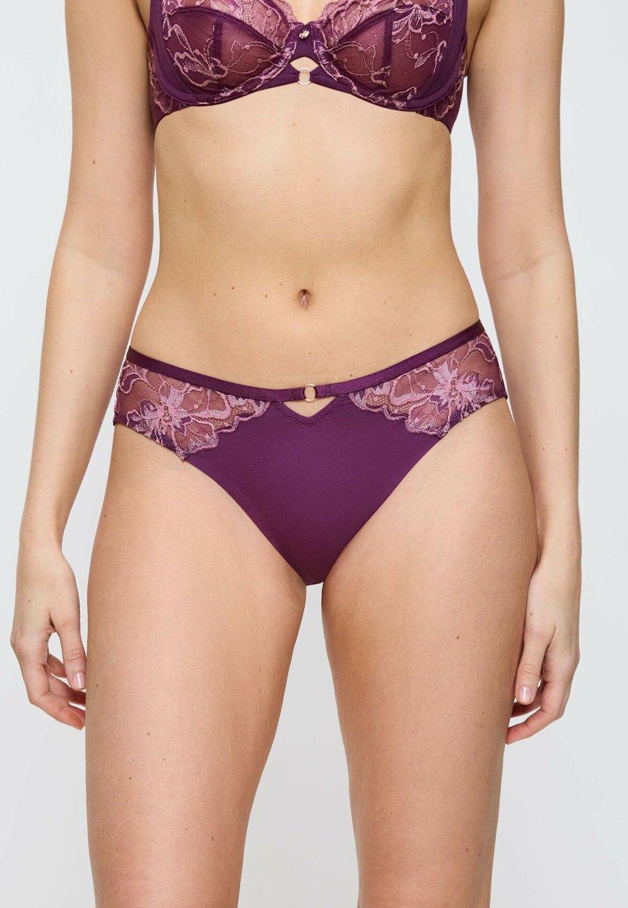 Брифы Triumph WILD GARDENIA FLORALE, Flower Purple/Purple
Брифы Triumph WILD GARDENIA FLORALE, Flower Purple/Purple