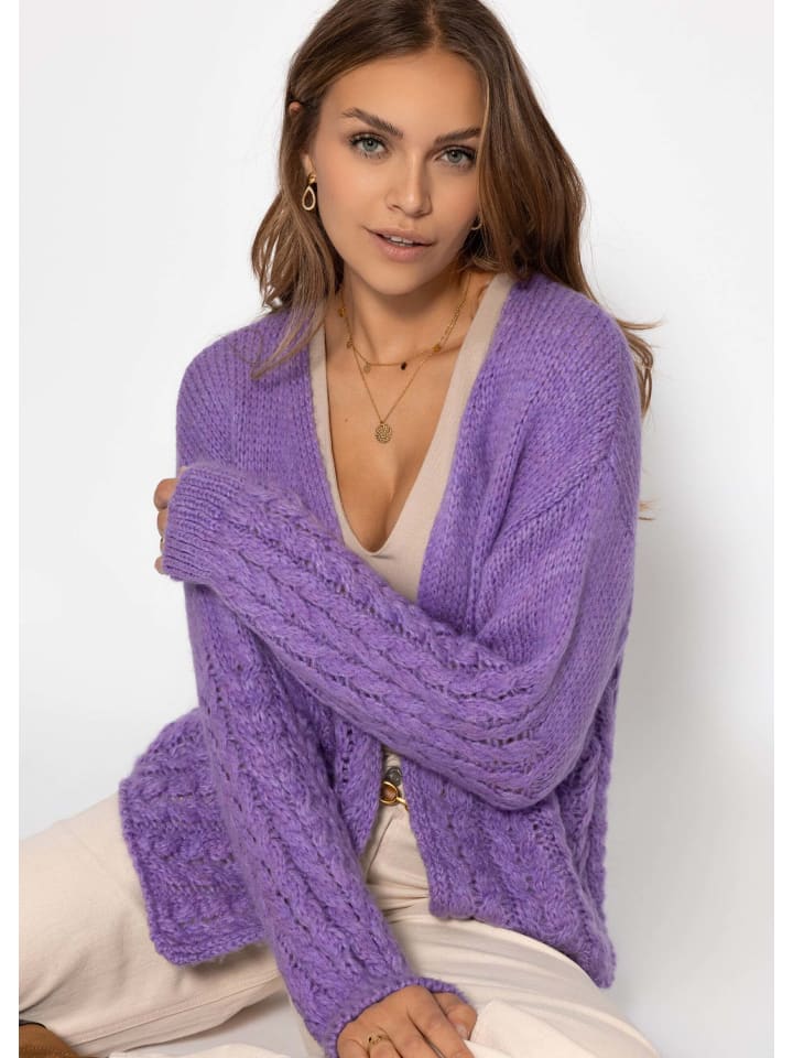 Вязаный кардиган с узором косы фиолетового цвета SASSYCLASSY
Вязаный кардиган с узором косы фиолетового цвета SASSYCLASSY