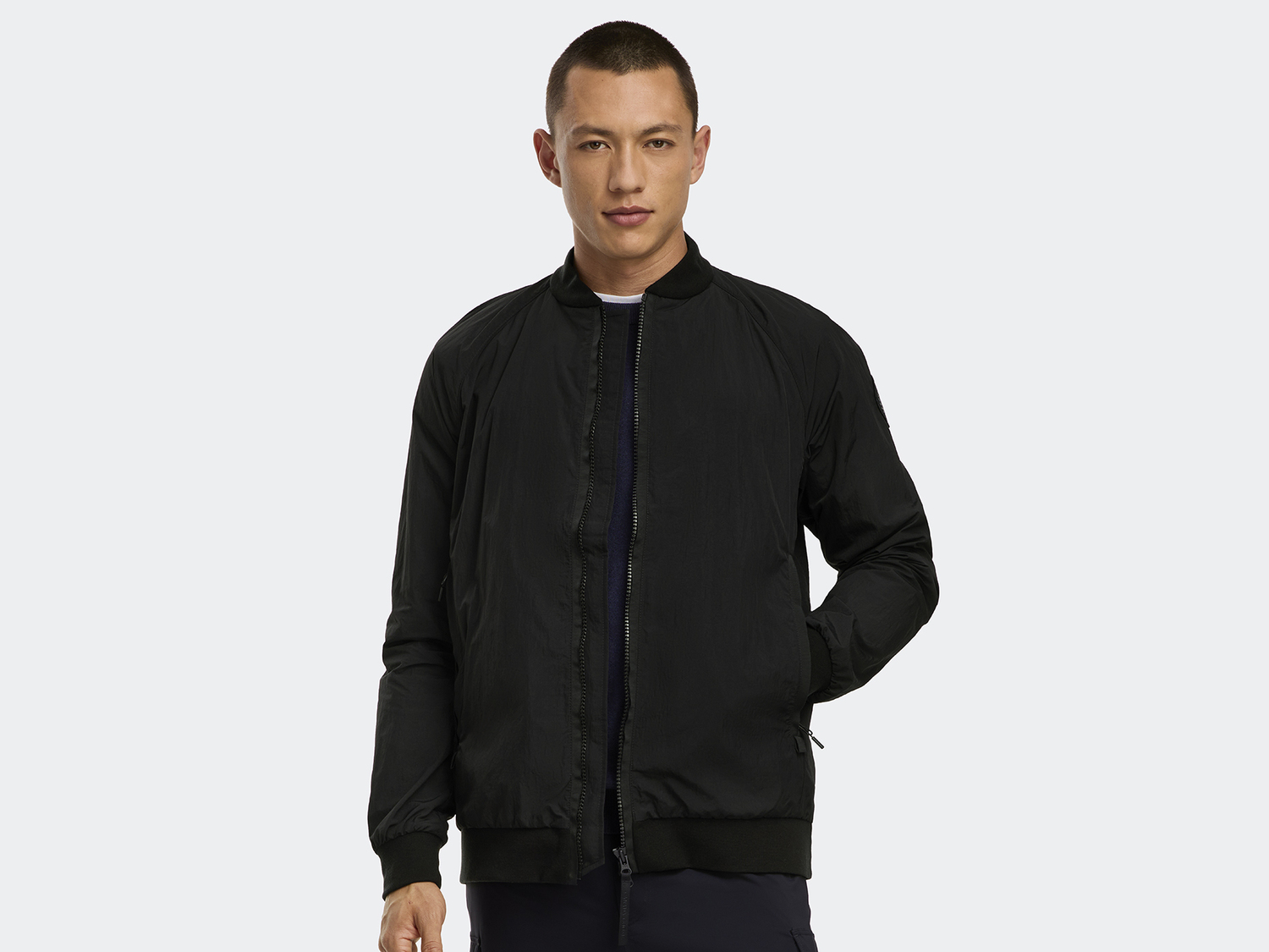Бомбер Canada Goose Lightweight Faber Black Label, черный
Бомбер Canada Goose Lightweight Faber Black Label, черный