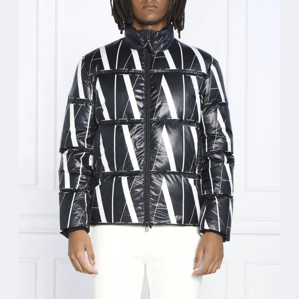 Пуховик стандартного кроя Armani Exchange, черный
Пуховик стандартного кроя Armani Exchange, черный