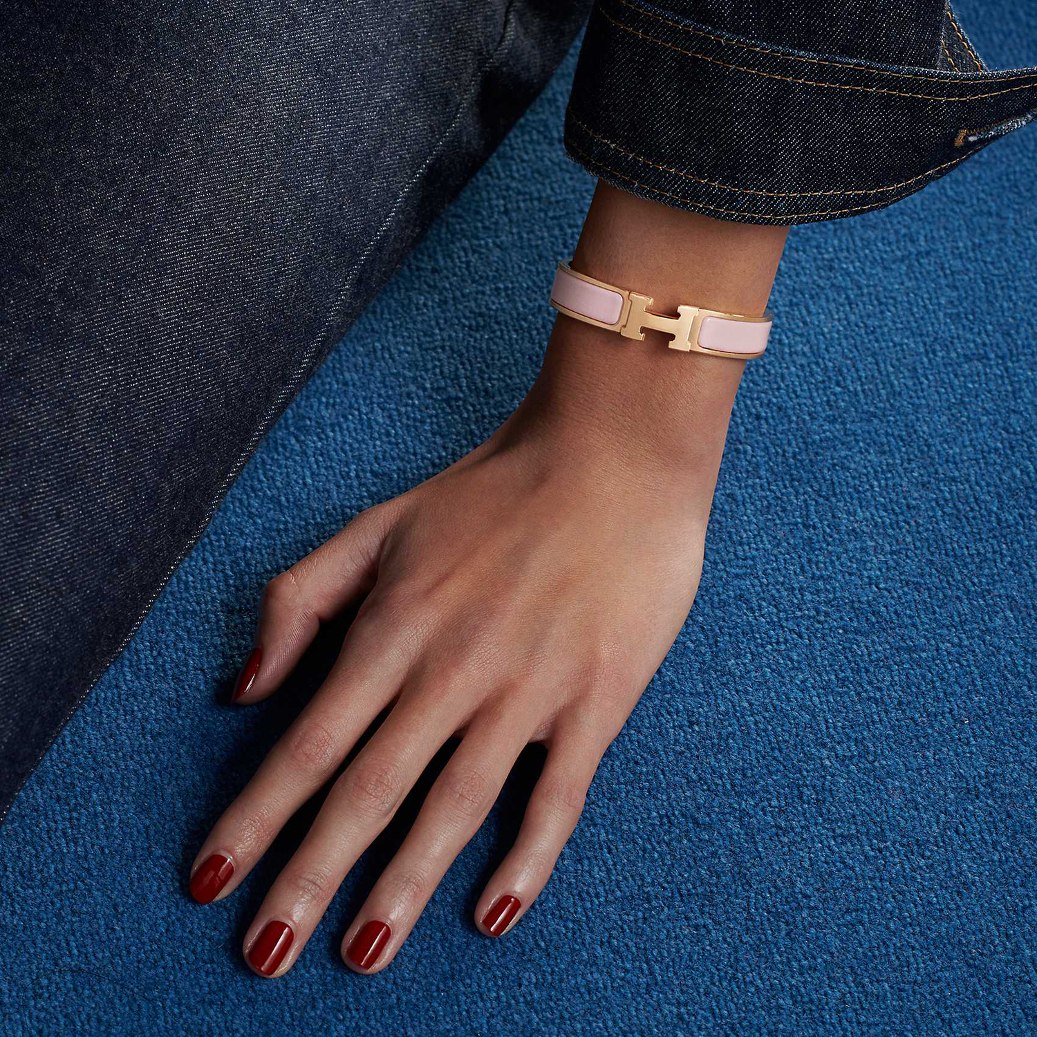 Клик h эмалевые браслеты women's HERMES
Клик h эмалевые браслеты women's HERMES