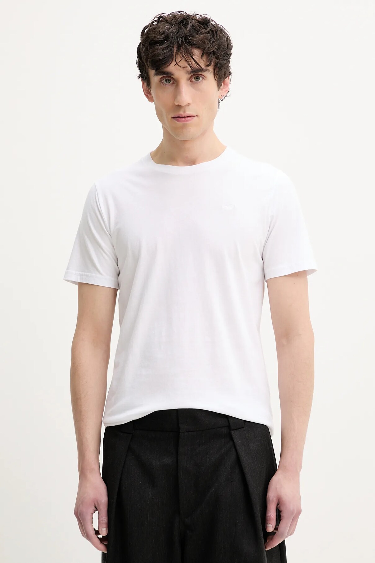 Футболка из хлопка Hollister Co., белый 
Футболка из хлопка Hollister Co., белый