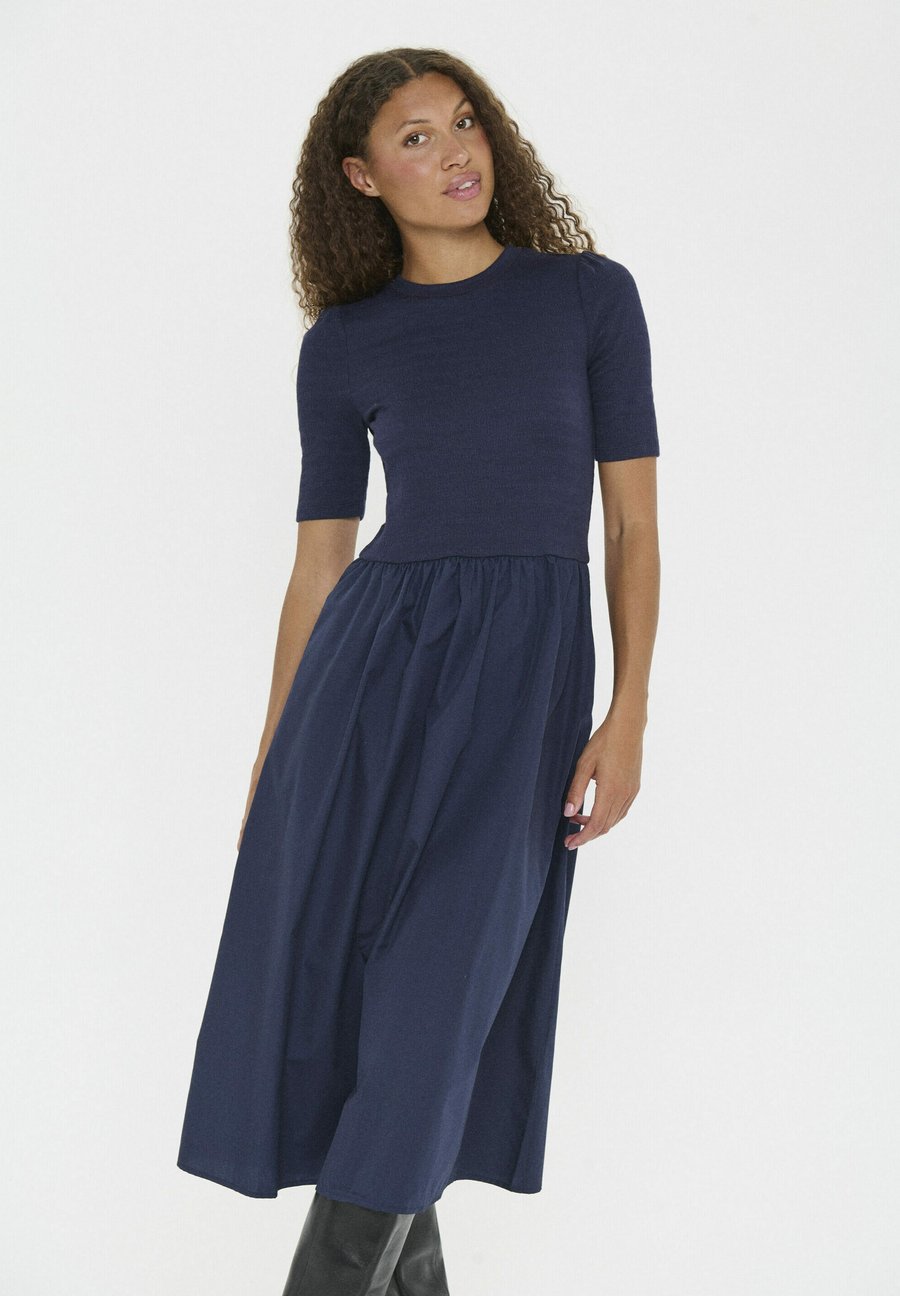 Платье Saint Tropez LUCIANASZ, Night Sky/Dark-Blue Denim
Платье Saint Tropez LUCIANASZ, Night Sky/Dark-Blue Denim