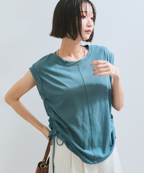 Топ с боковыми завязками и сборками, бренд VIS, синий
Топ с боковыми завязками и сборками, бренд VIS, синий