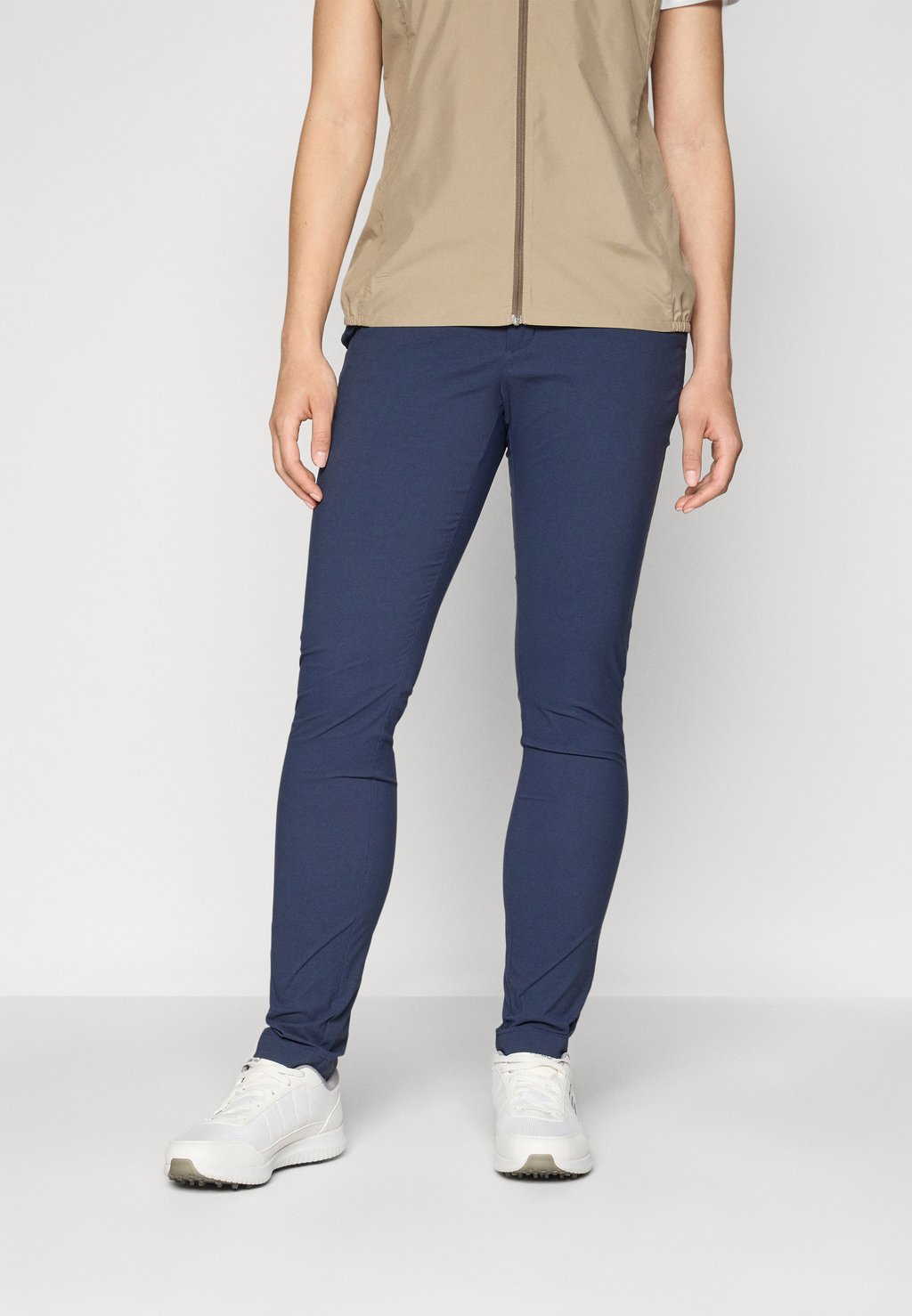 Брюки ILLUSION PANTS Peak Performance, темно-синий 
Брюки ILLUSION PANTS Peak Performance, темно-синий