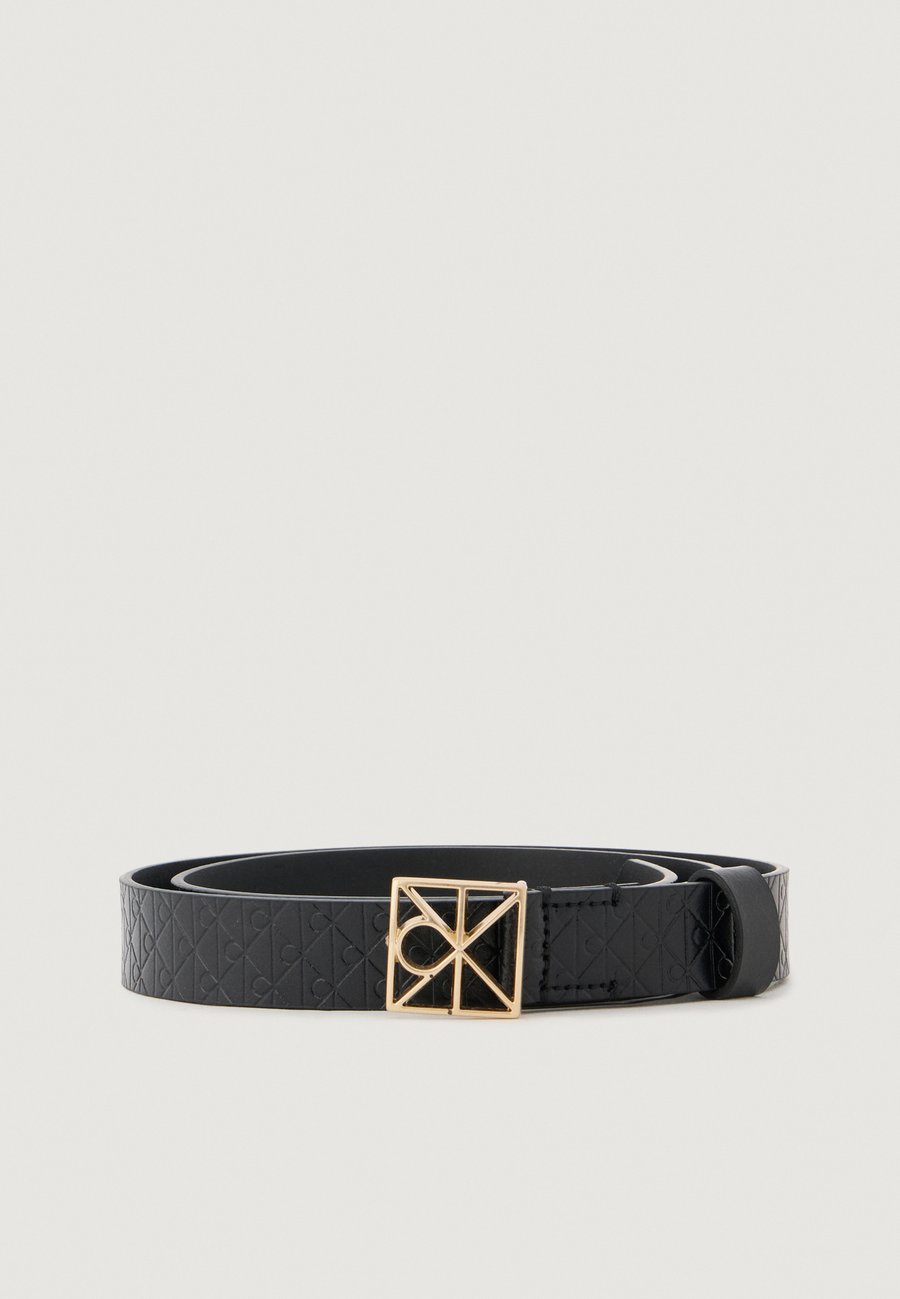 Ремень Calvin Klein EMBLEM BUCKLE STRAP, Black/Antique Light Gold-Coloured/Black
Ремень Calvin Klein EMBLEM BUCKLE STRAP, Black/Antique Light Gold-Coloured/Black