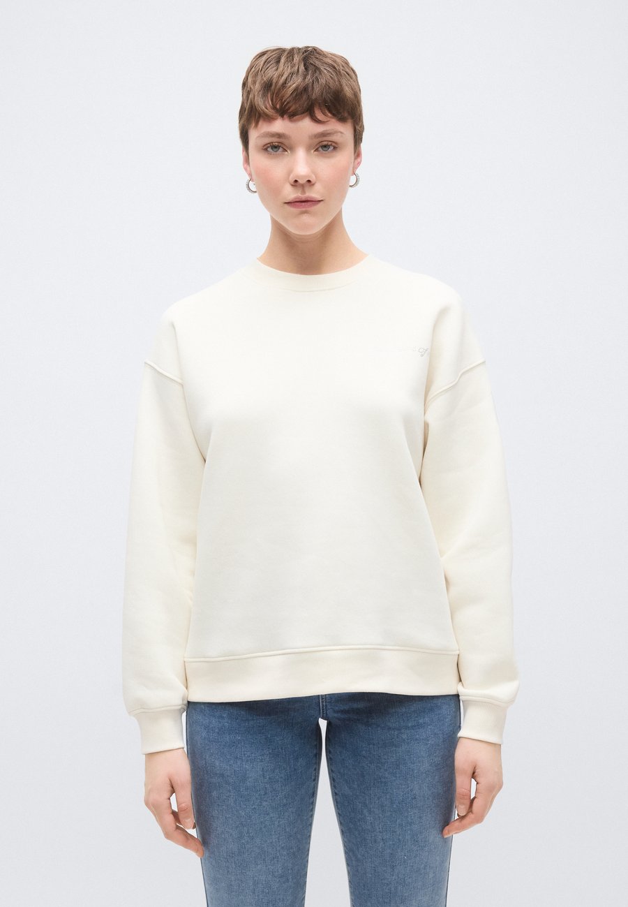 Толстовка Gina Tricot Tall Sweatshirt, Offwhite/Off-White, Белый, Толстовка Gina Tricot Tall Sweatshirt, Offwhite/Off-White
Толстовка Gina Tricot Tall Sweatshirt, Offwhite/Off-White, Белый, Толстовка Gina Tricot Tall Sweatshirt, Offwhite/Off-White