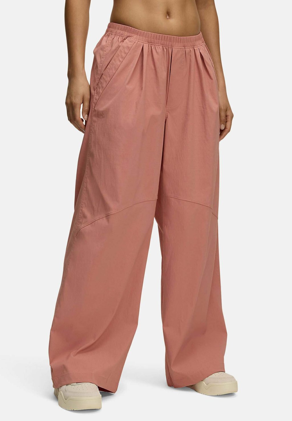 Брюки UNSTOPPABLE PARACHUTE Under Armour, светло-розовый
Брюки UNSTOPPABLE PARACHUTE Under Armour, светло-розовый