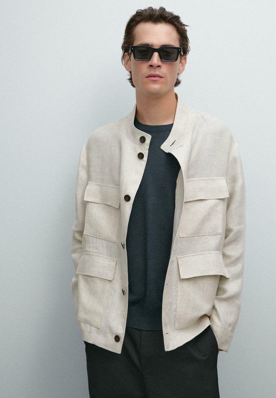 Куртка Massimo Dutti LIGHTWEIGHT WITH BUTTONS, Beige
Куртка Massimo Dutti LIGHTWEIGHT WITH BUTTONS, Beige