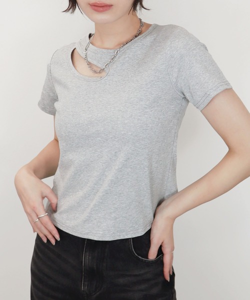 Футболка с вырезами, приталенная, серая и черная Reurie'
Футболка с вырезами, приталенная, серая и черная Reurie'